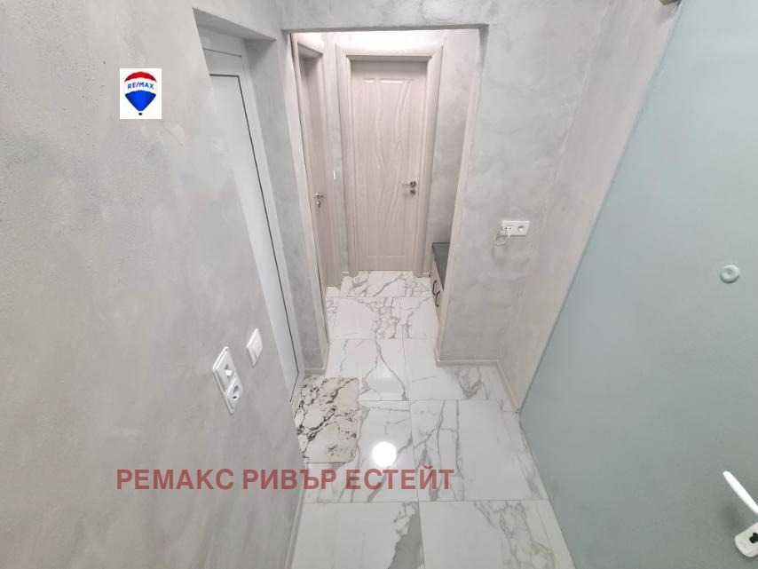 Дава се под наем Едностаен апартамент в Русе, Широк център - 55 кв.м за 306 € - Снимка #11