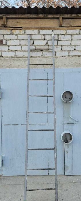 Металлическая лестница