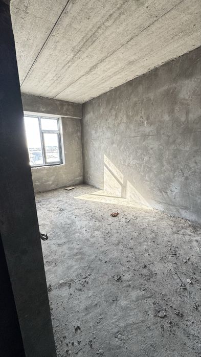 Kvartira sotiladi 72 kv 3 xona kadastiri bor