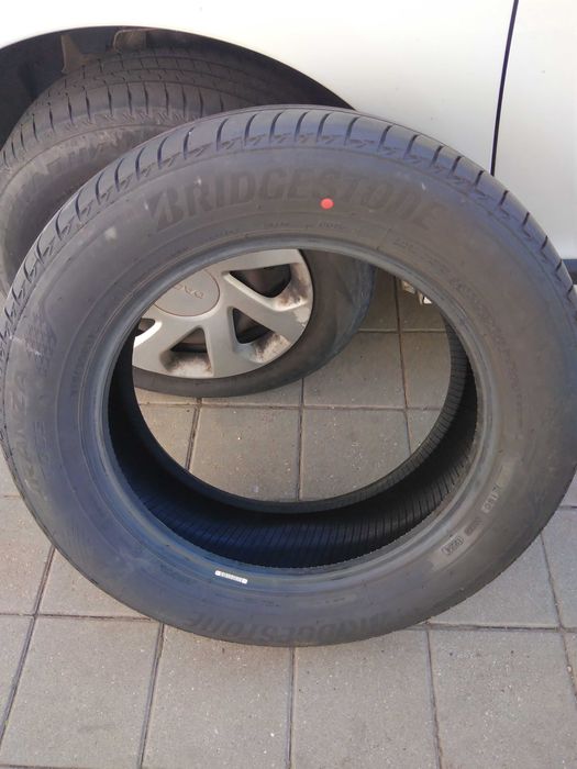 De vânzare patru anvelope de vara pentru Dacia Duster