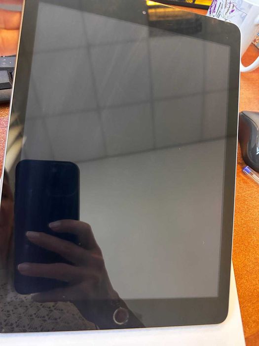 iPad 5 2017 128GB Wi-Fi + Cellular 9.7" stare bună