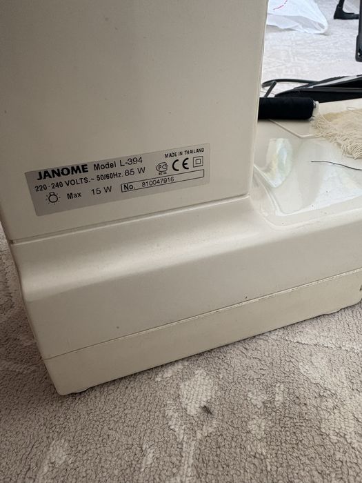 Продам машинку janome