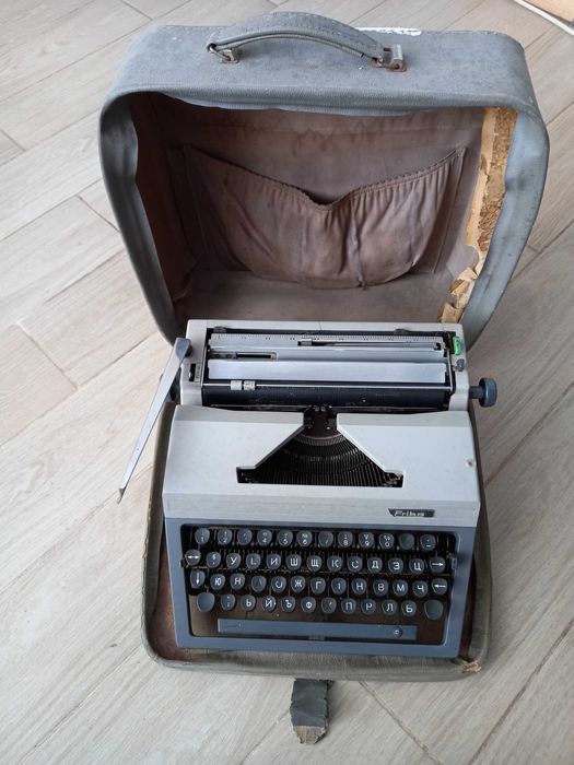 Пишеща машина Erika
