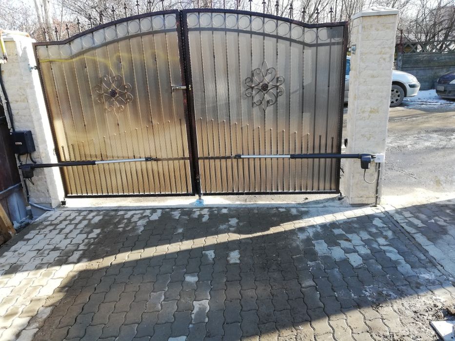 Montator automatizari și uși garj