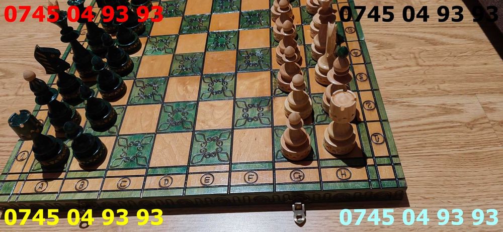 joc de sah 48x48 cm lucrat manual piesele dimensiuni mari impecabil