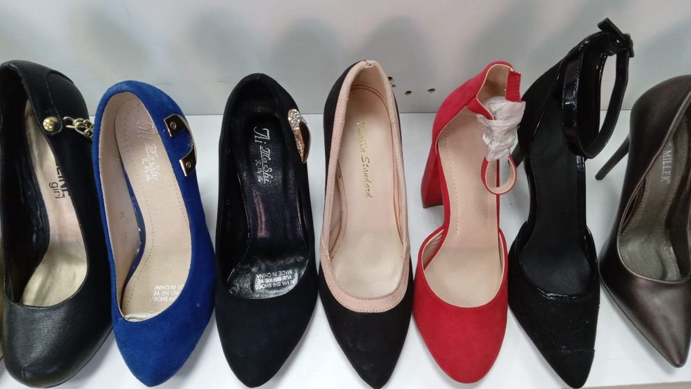Продам женские туфли разные