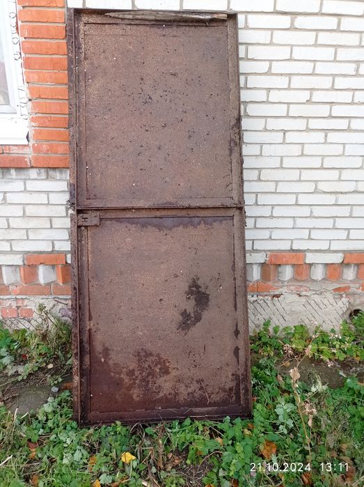 Продам железную дверь