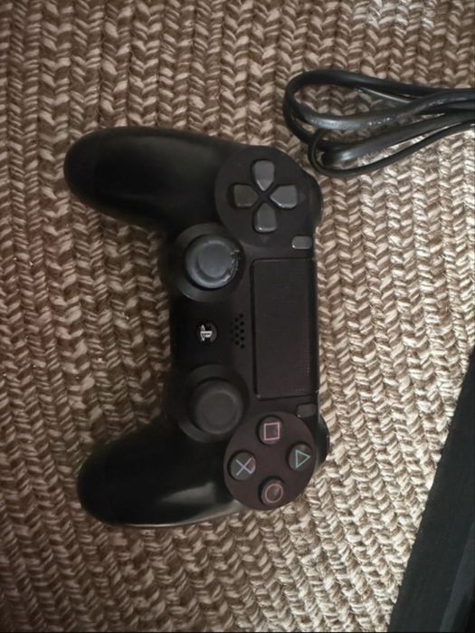 Ps 4 de vanzare plus joc la el