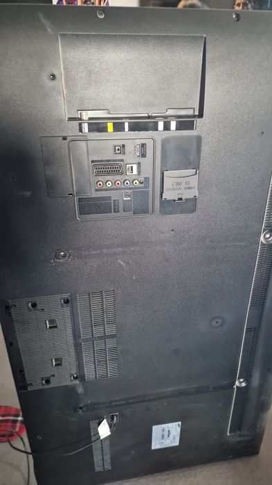 TV  SAMSUNG UE50F5700AW 127 cm  full hd smart piese