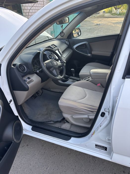 Rav 4 toyota продам