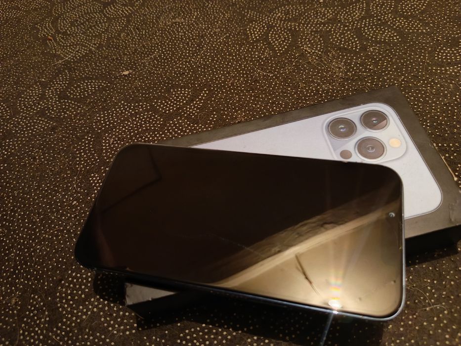 Продам айфон 13 про