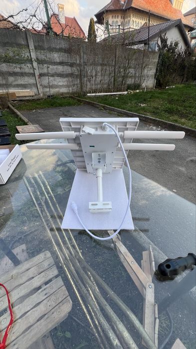 Ruter portabil cu incarcare solara