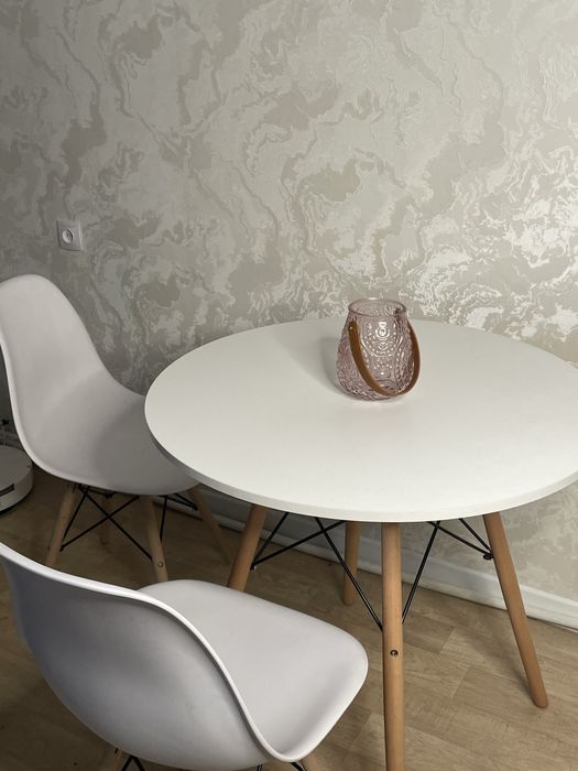 Кухонный стол и стулья