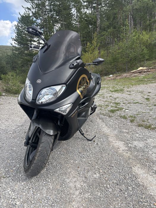 Здравйте продавам Yamaha t max.
