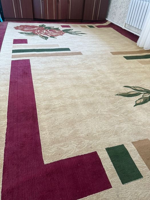 Продам ковер в хорошем состоянии