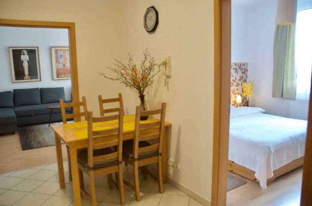 Дава се под наем Двустаен апартамент в Пловдив, Изгрев - 58 кв.м за 219.3 € - Снимка #1