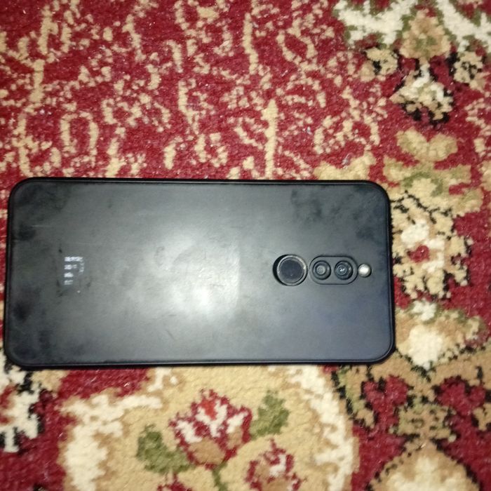 Продам редми 8                                            .