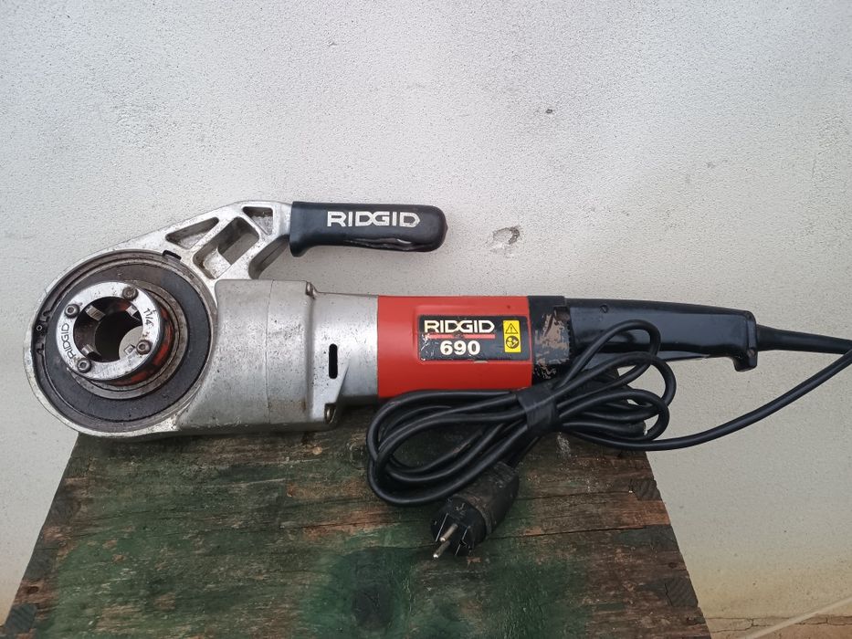 Clupa filetat / filiera ridgid 690 + bac 1 1/4