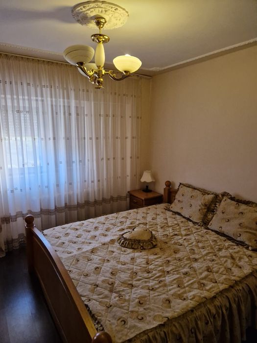 Inchiriez apartament 3 camere