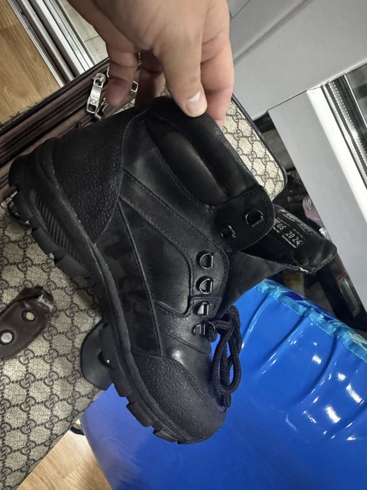 Продам зимние кросовки POLICE