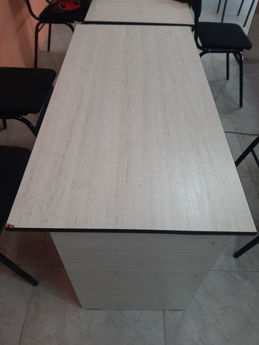 Parta, stul o'quv markazi uchun sotiladi