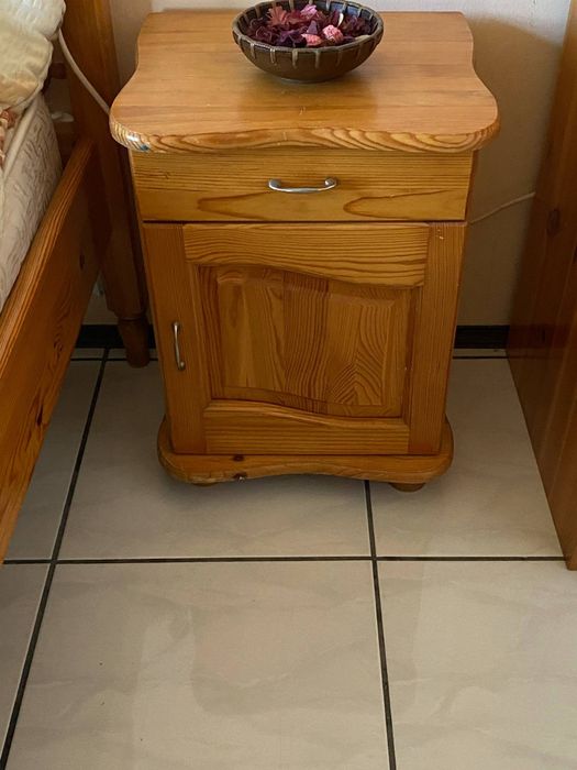 Комплект спалня от дърво