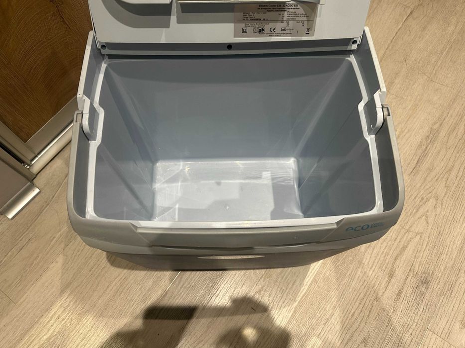 Хладилнa чанта Ezetil - , 26л, 12V-220V студено