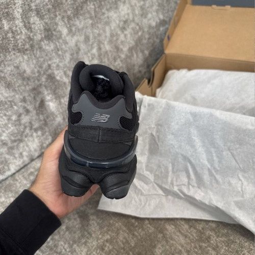New Balance 9060 Нови Черни Маратонки [36-44 Номер]