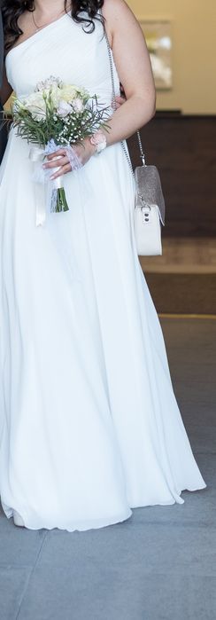 Булчинска рокля или официална рокля