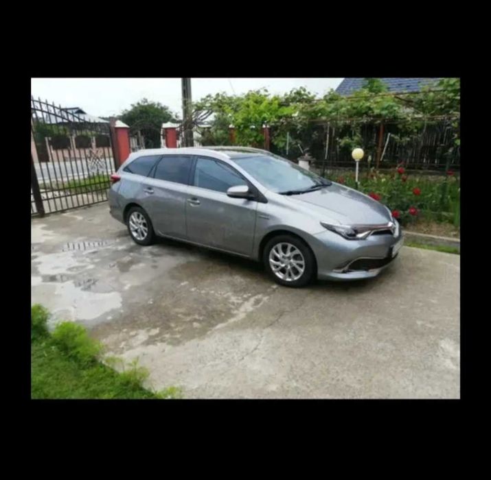 Toyota auris break hybrid