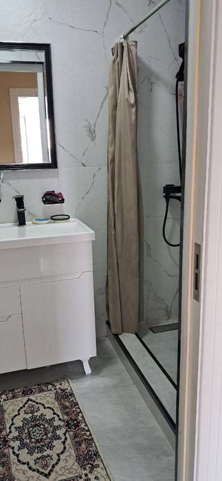 uy sotiladi 3 xona 80 m2