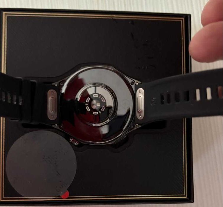 Ceas Huawei GT 5 Pro ca nou, în garanție