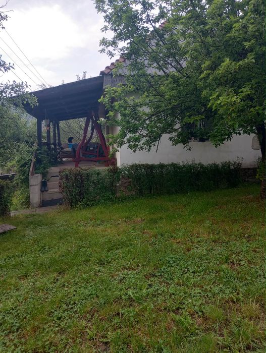 Vand casa de vacanta