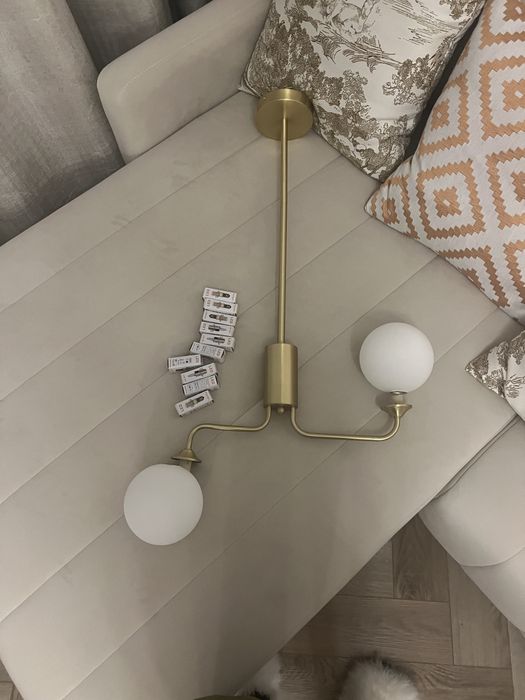 Люстра с 2 лампочками