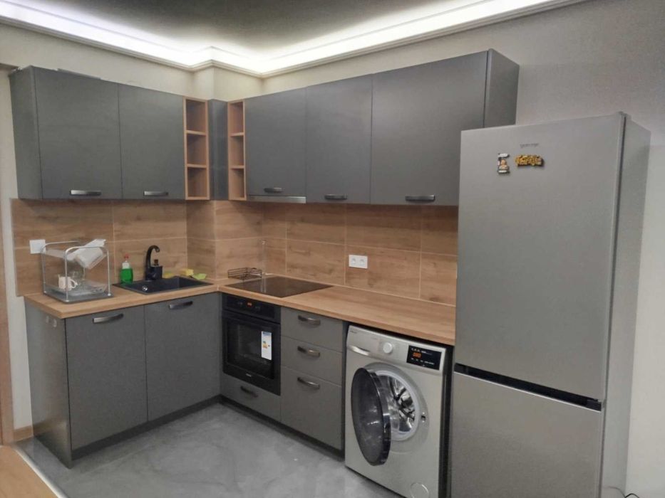 Дава се под наем Двустаен апартамент в Асеновград - 72 кв.м за 408 € - Снимка #3