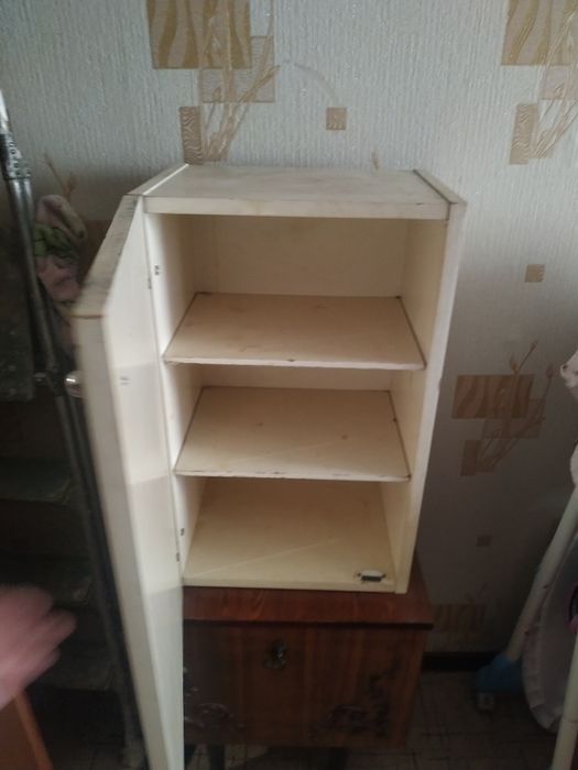 Подвесной куханный шкаф. Б/у