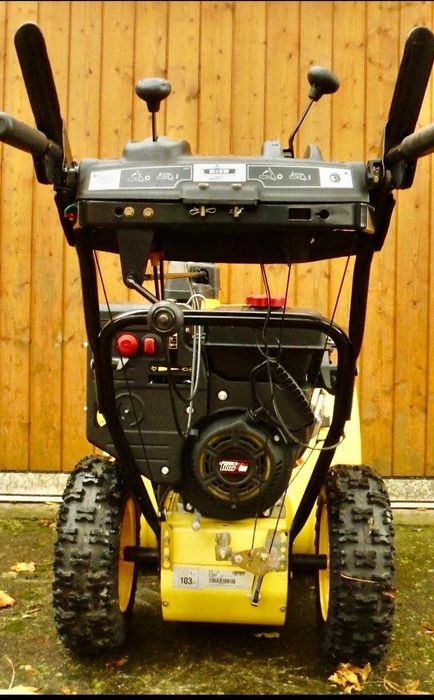 Продавам професионален бензинов снегорин Kärcher STH 8,66 W