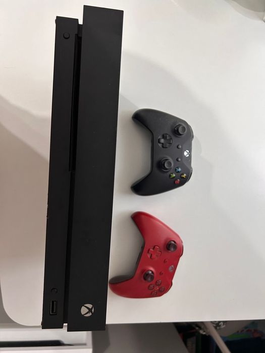 Vand Xbox One X.