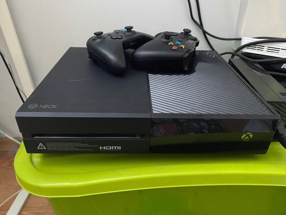 Xbox one +6 игри+FC24 25