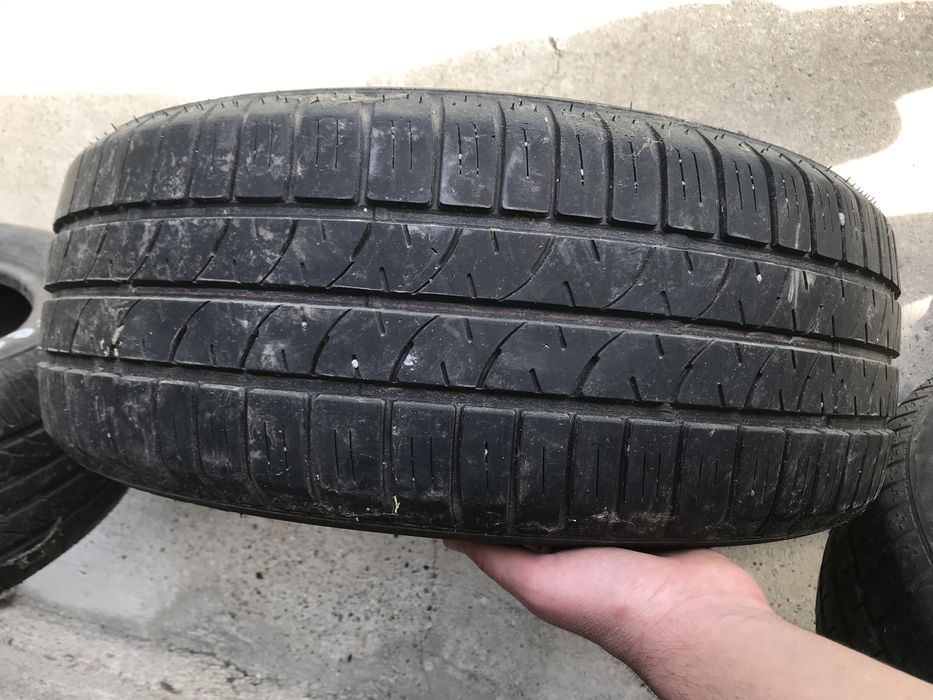 Vând Cauciucuri Firestone de vară 195/55/R15