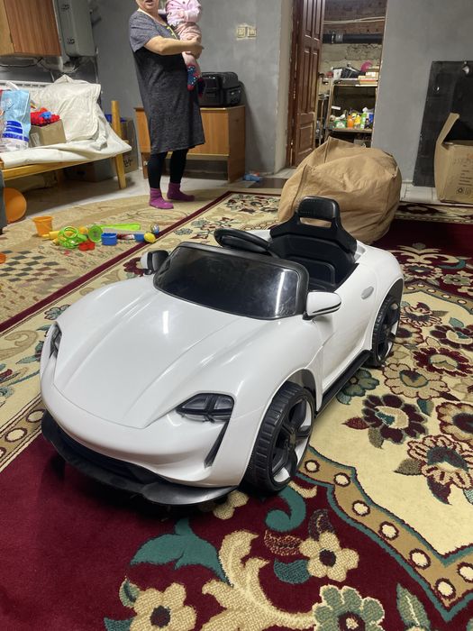 Продам детскую машинку