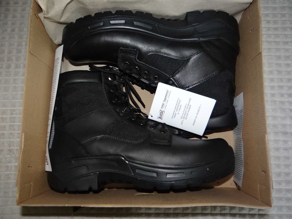 Предлагам чисто нови обувки.