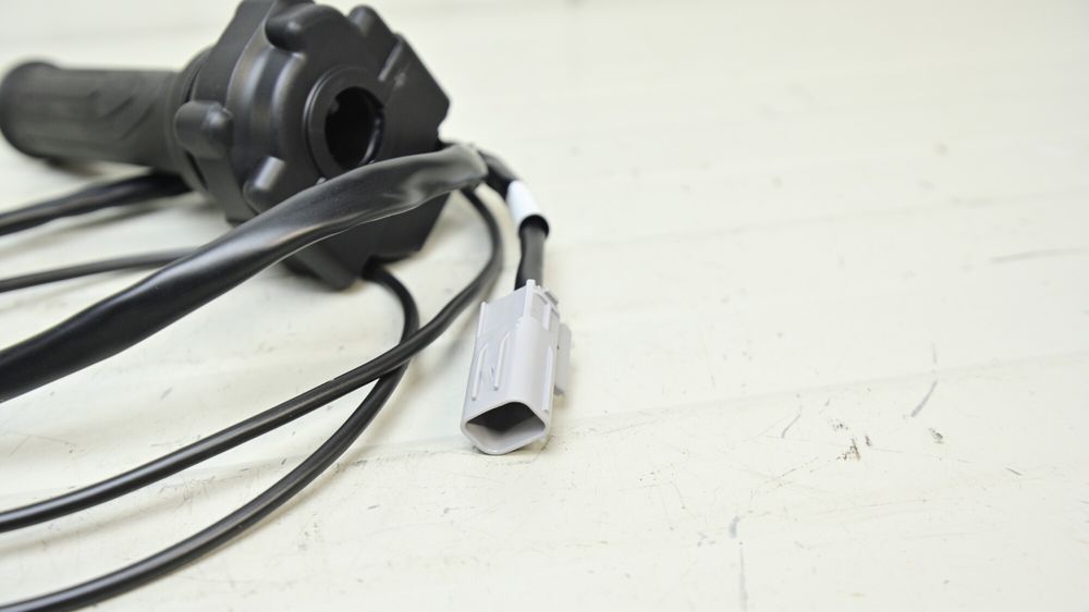 Maneta Manson Acceleratie Si Manson Stanga Incalzit Ducati