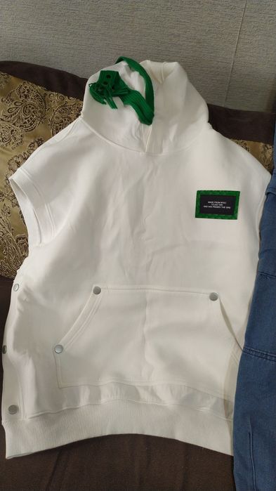 Продам желетку подростковая.