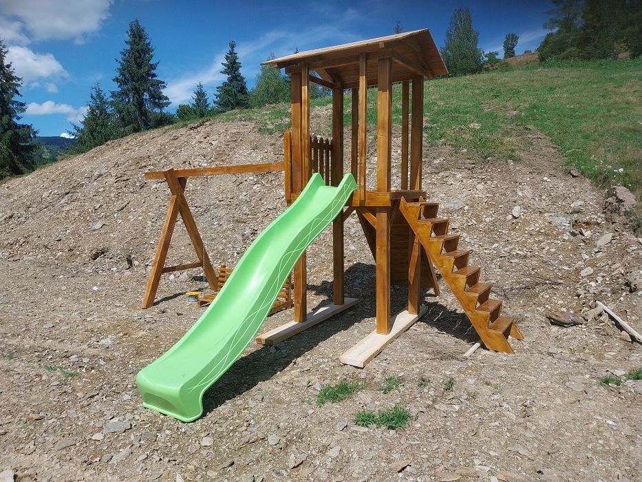 Căsuța pentru copii ( loc de joacă)