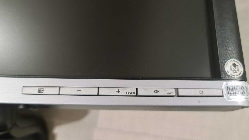 Монитор 22" HP Compaq LA2205wg - ЗА ЧАСТИ !!!