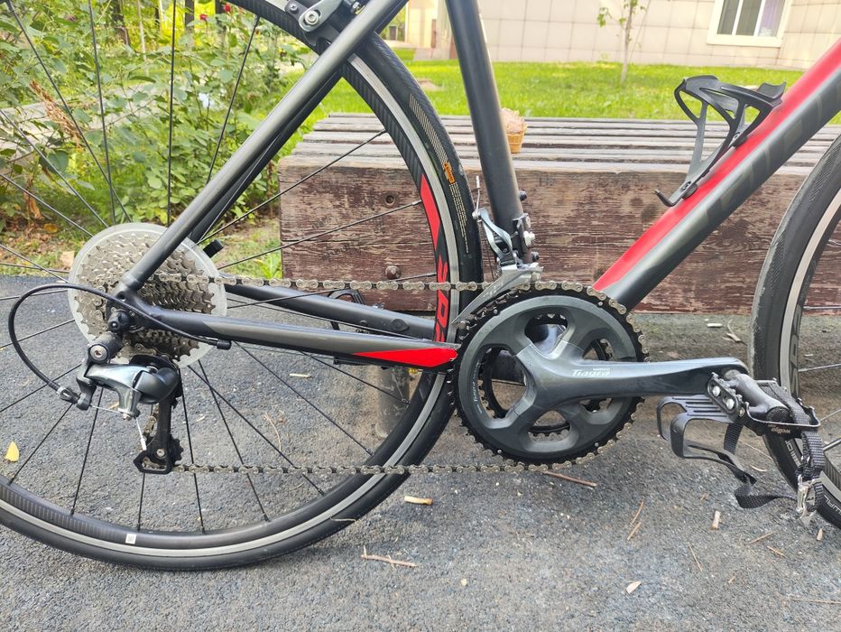 Шоссейный велосипед giant contend sl 2019