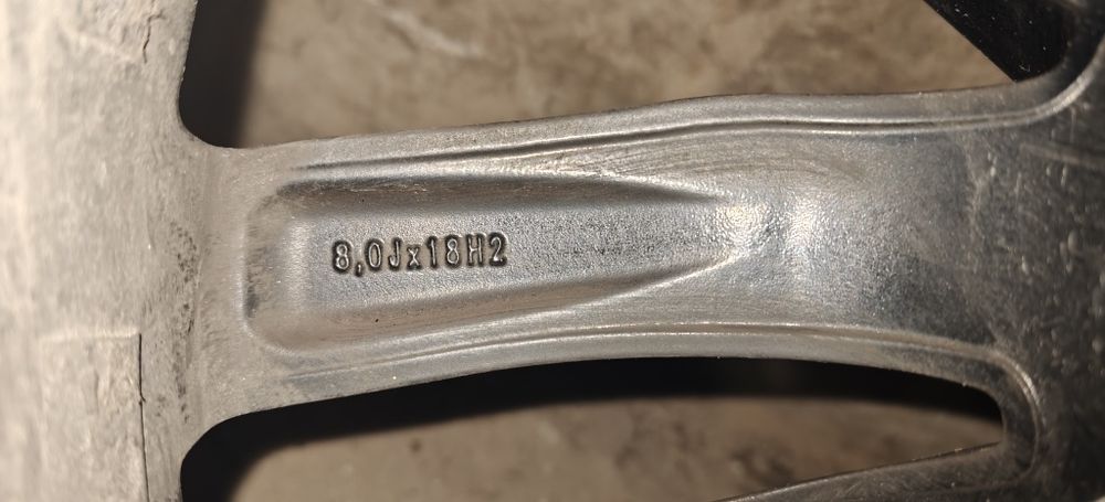 Гуми  225 45 18 с Джанти 5х112