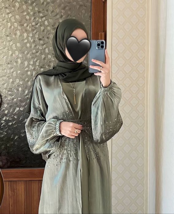 Yashil Abaya sotiladi