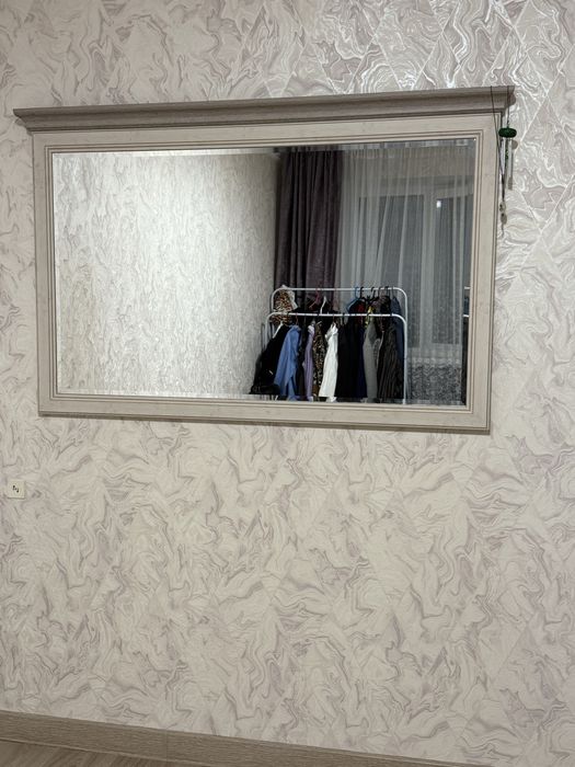 Зеркало настенное